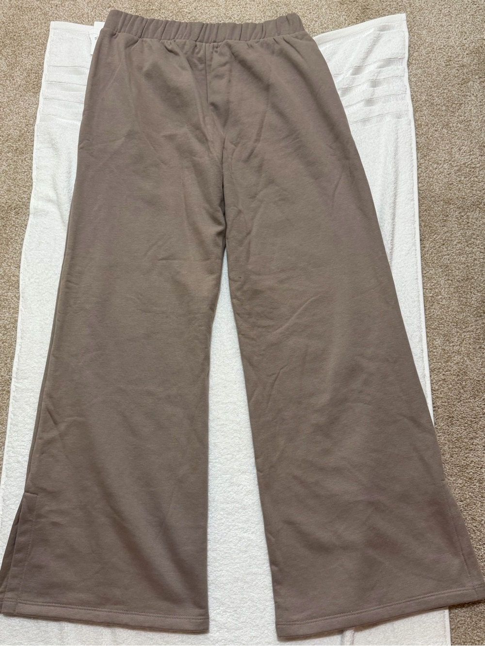 NWT Beyond Yoga Wide Leg Sweatpants Size Medium